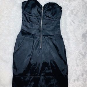 Strapless sweetheart short dress
